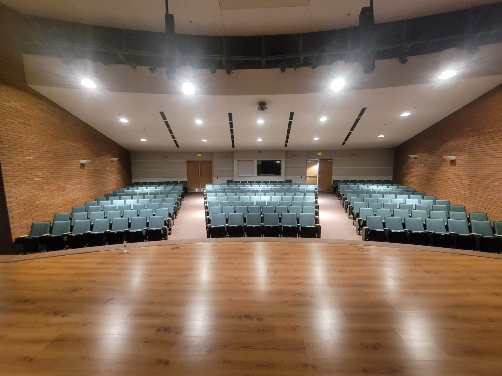 Auditorium on 91�ֿ� Charlotte Campus
