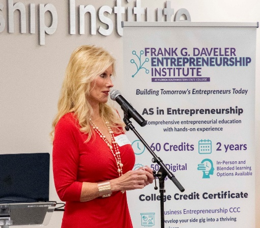 Sandy Stilwell Youngquist speaks to the Daveler Advisory Board